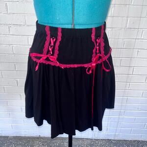 Vintage 90s/Y2K Hot Topic goth red and black mini skirt